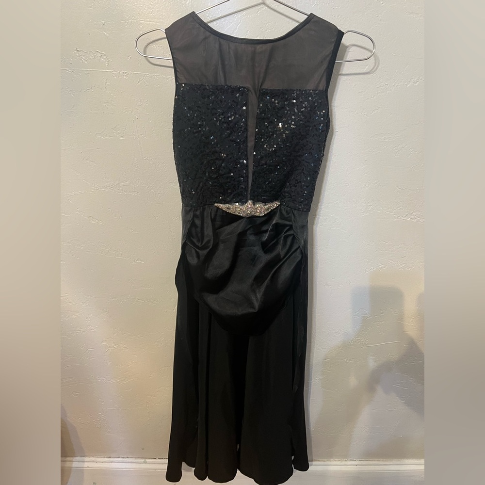 Black lyrical costume